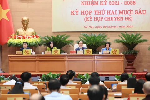 Hà Nội quy định hoạt động thử nghiệm có kiểm soát thực hiện Luật Thủ đô 2024
