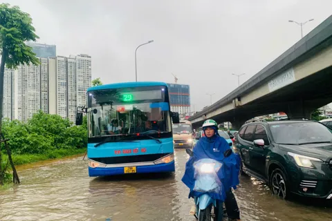 Hà Nội: sớm khắc phục tình trạng ngập úng do ảnh hưởng của hoàn lưu bão số 10
