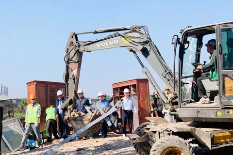 Hoàn thành cưỡng chế bàn giao mặt bằng dự án Nhà tang lễ quận Thanh Xuân