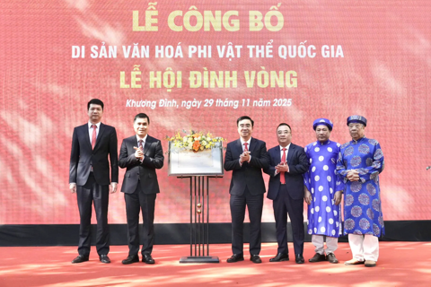 Khương Đình đón Bằng Di sản Lễ hội Đình Vòng