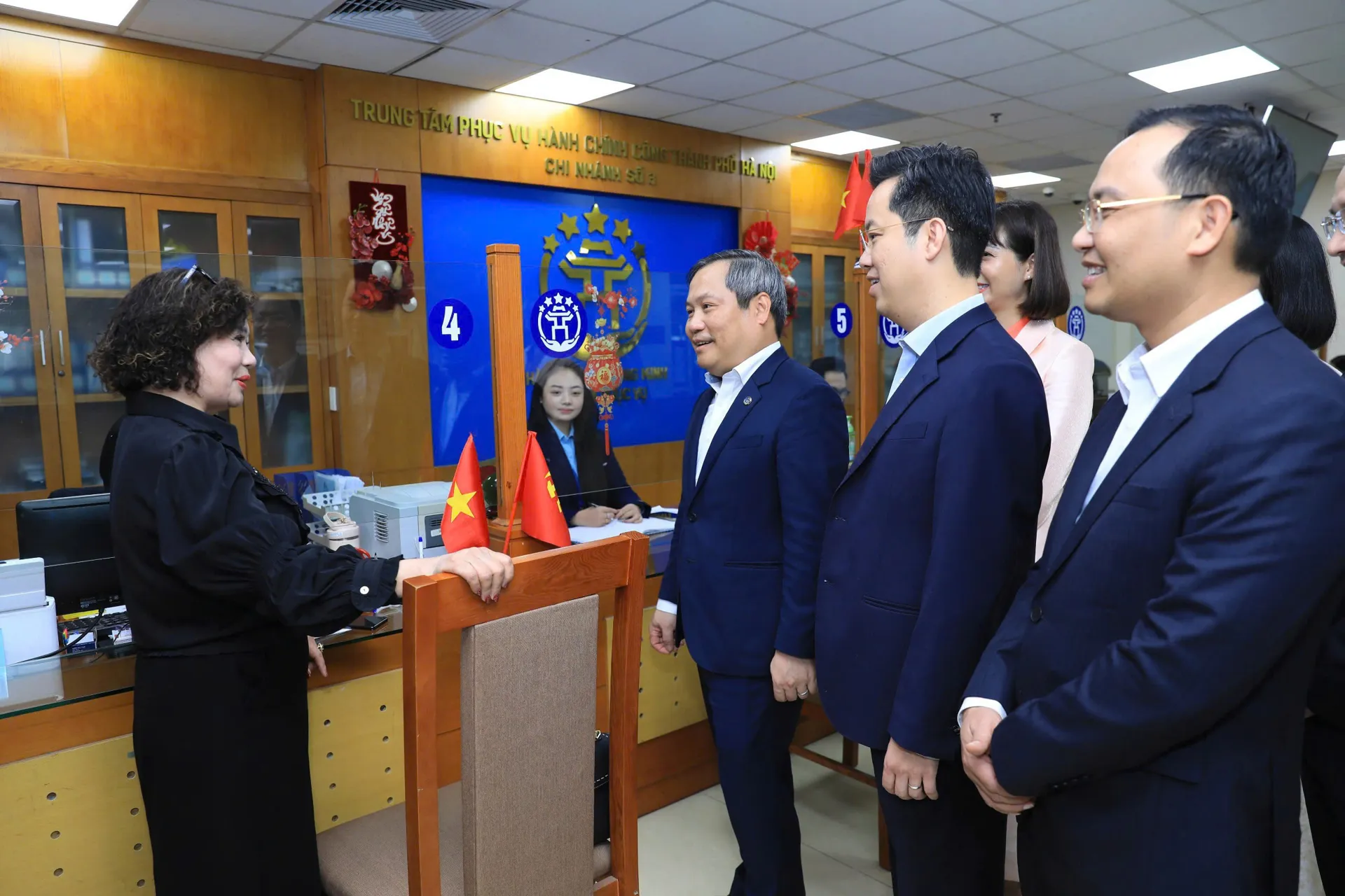 Chủ tịch UBND TP Hà Nội Vũ Đại Thắng: tận tâm phục vụ Nhân dân ngay từ những ngày đầu Xuân