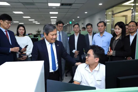 Chủ tịch UBND TP Hà Nội Vũ Đại Thắng thăm, động viên các đơn vị sản xuất, kinh doanh