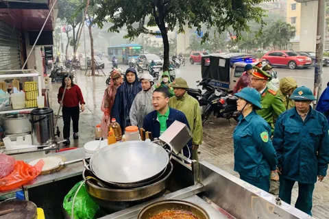 Phường Khương Đình: nỗ lực giải quyết điểm nghẽn về trật tự đô thị, xây dựng phường văn minh