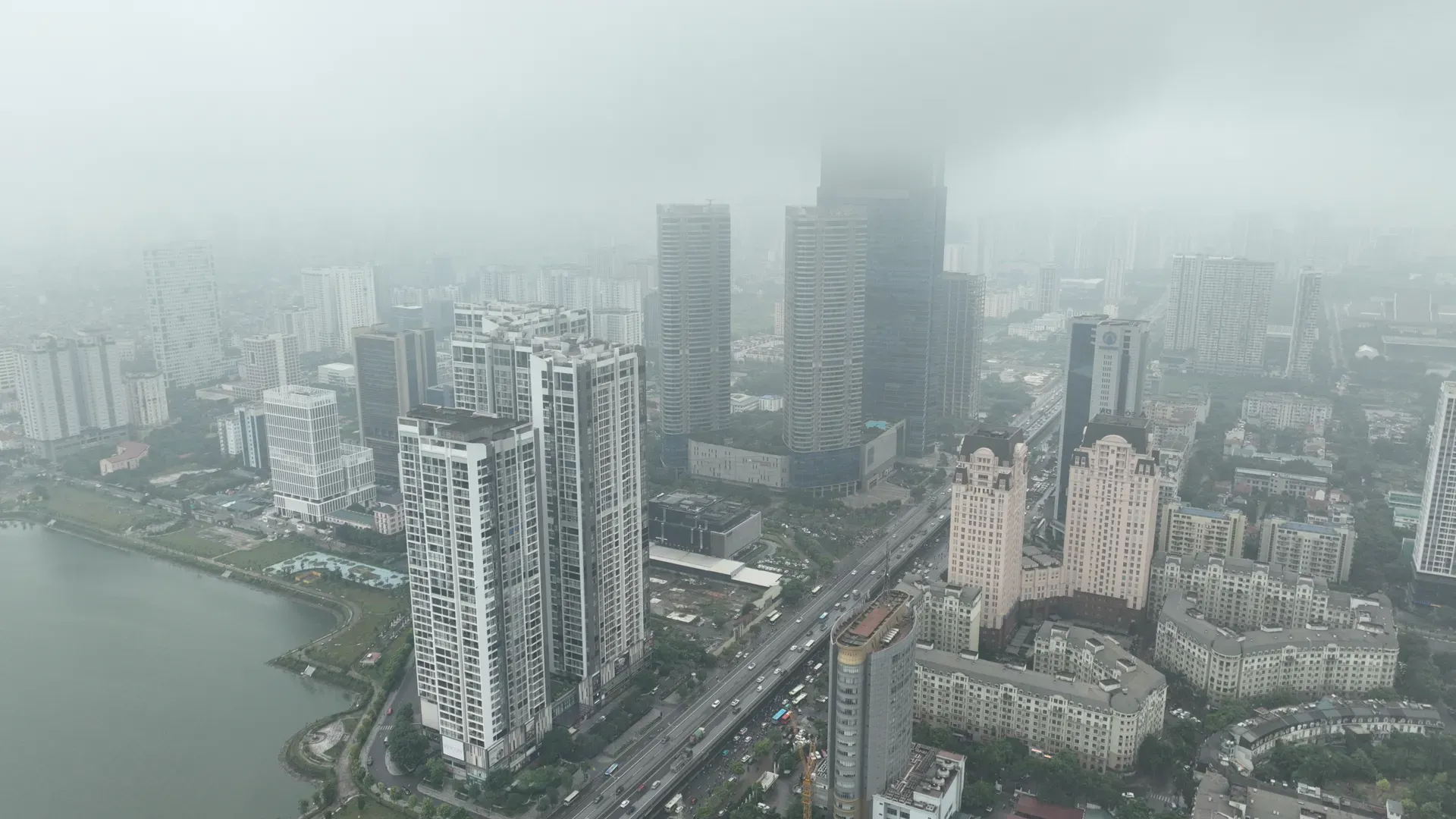 Hà Nội tăng cường các biện pháp cấp bách về kiểm soát ô nhiễm môi trường không khí
