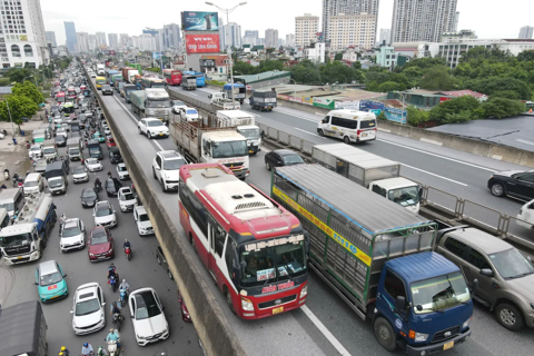 Hà Nội: thí điểm hạn chế một số loại phương tiện lưu thông trên đường Vành đai 3 trên cao vào khung giờ cao điểm