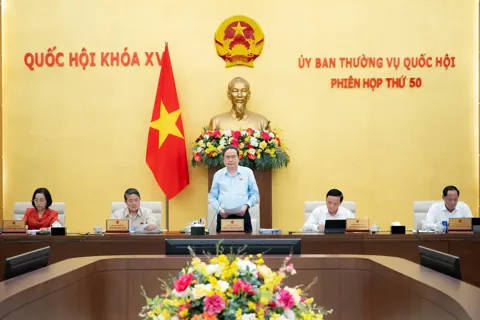 Ủy ban Thường vụ Quốc hội họp phiên thứ 50, xem xét nhiều nội dung chuẩn bị cho Kỳ họp thứ 10