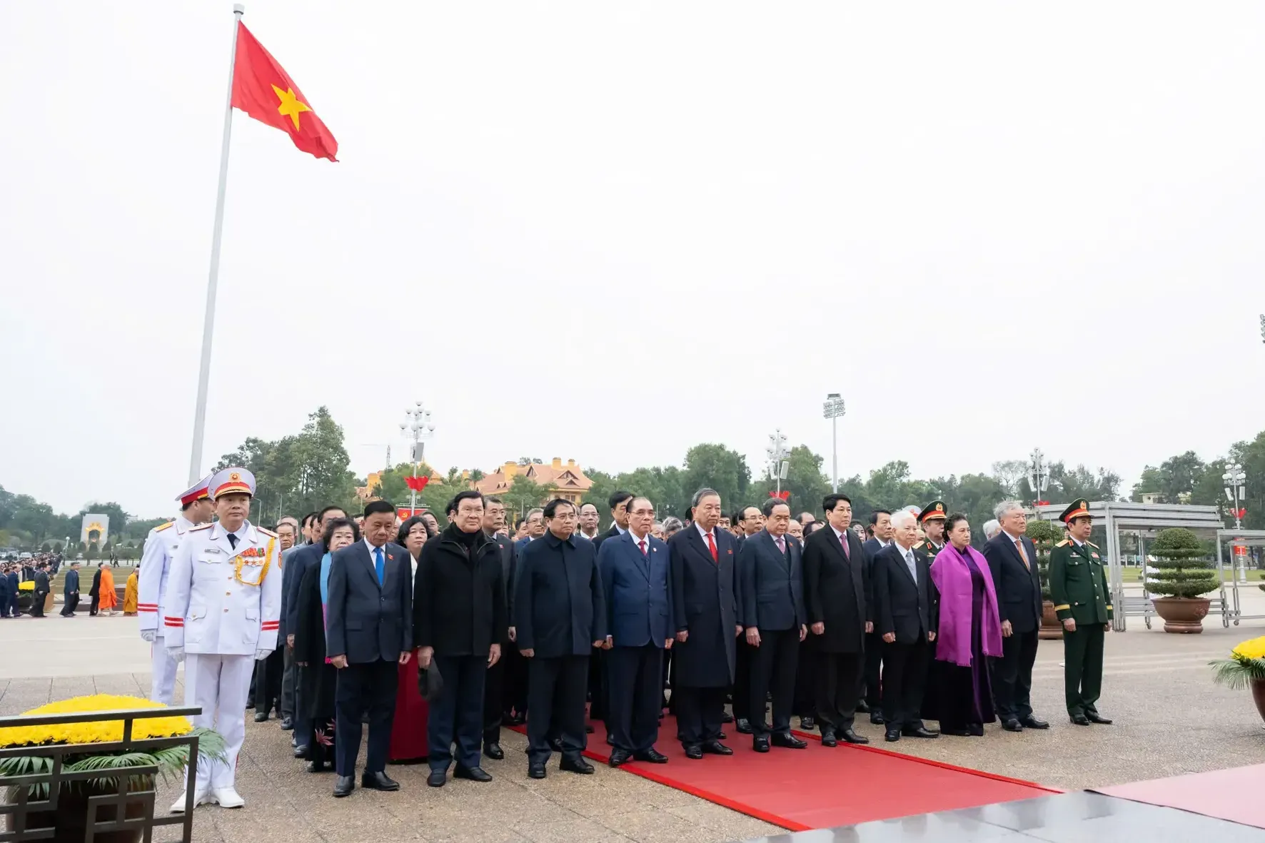 Lãnh đạo Đảng, Nhà nước vào Lăng viếng Chủ tịch Hồ Chí Minh nhân kỷ niệm 80 năm Ngày Tổng tuyển cử đầu tiên