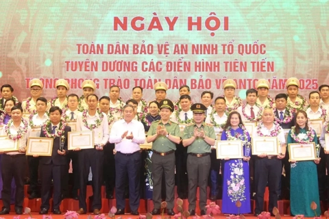 Hà Nội biểu dương 39 tập thể, cá nhân tiêu biểu trong phong trào Toàn dân bảo vệ an ninh Tổ quốc