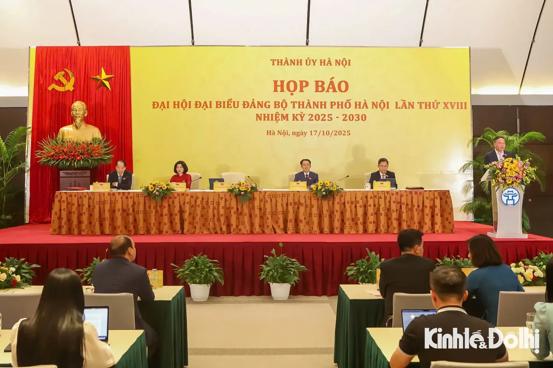 Thường trực Thành ủy Hà Nội chủ trì họp báo thông tin kết quả Đại hội Đảng bộ thành phố lần thứ XVIII