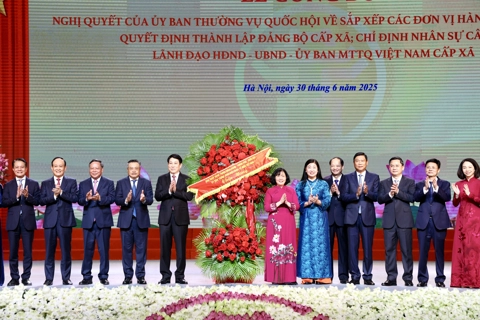 Những hình ảnh ấn tượng trong lễ công bố 126 đơn vị hành chính xã, phường mới tại Hà Nội
