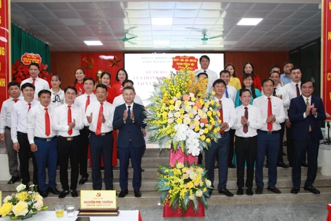 Công bố Quyết định thành lập xã Hòa Xá và trao quyết định về công tác nhân sự