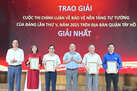 Tây Hồ: trao giải cuộc thi chính luận bảo vệ nền tảng tư tưởng của Đảng
