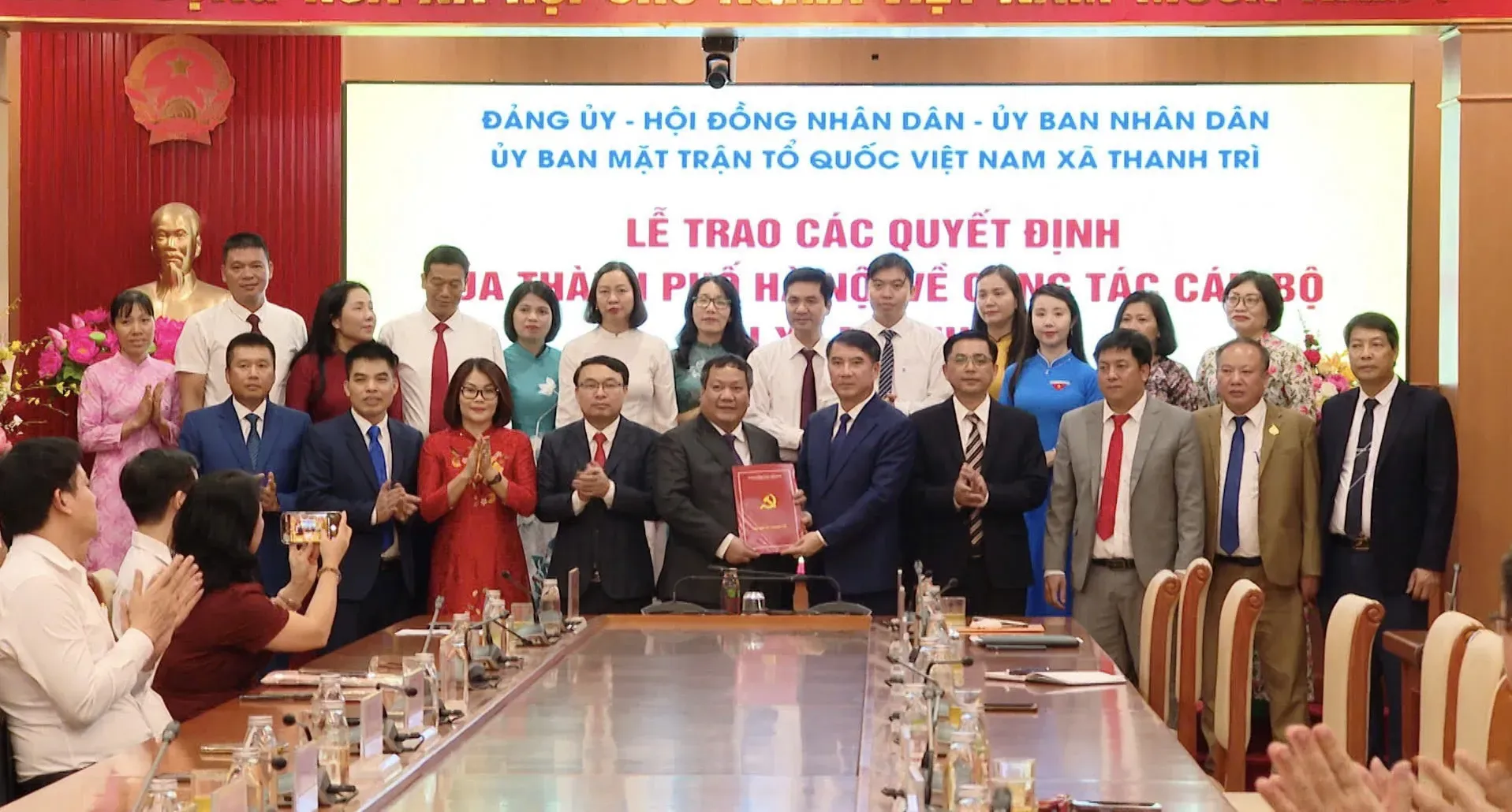 Giám đốc Sở Tài Chính Hà Nội dự lễ trao các quyết định về công tác cán bộ tại hai xã Thanh Trì, Đại Thanh