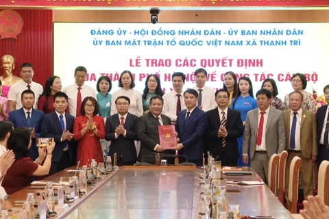Giám đốc Sở Tài Chính Hà Nội dự lễ trao các quyết định về công tác cán bộ tại hai xã Thanh Trì, Đại Thanh