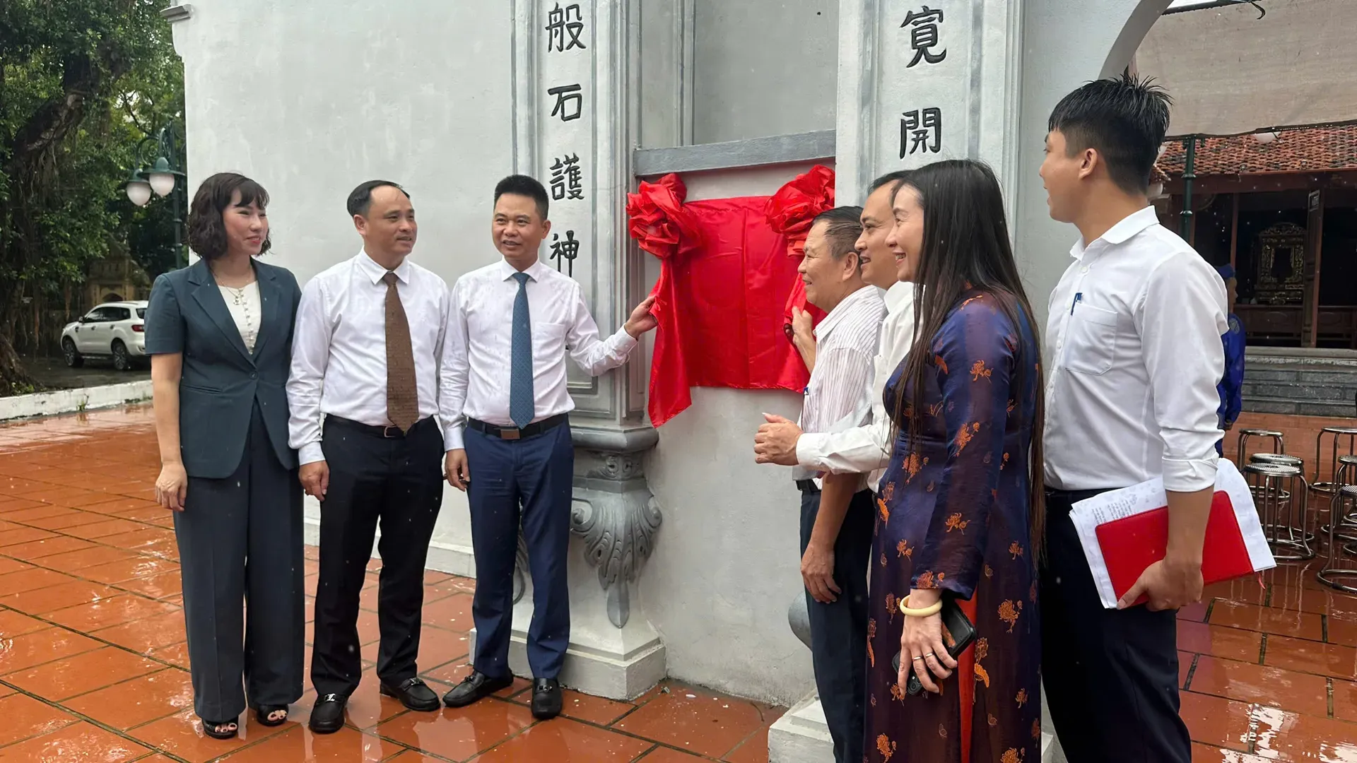 Xã Phú Xuyên gắn biển công trình di tích lịch sử Đình Đại Đông