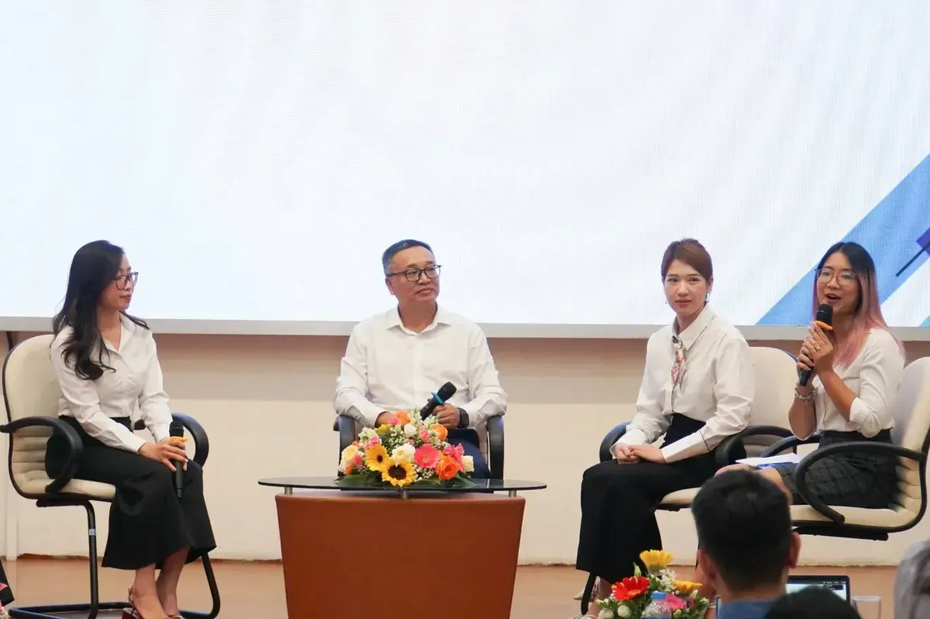 Hiện thực hoá việc đưa tiếng Anh thành ngôn ngữ thứ hai trong trường học
