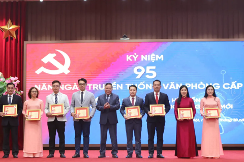Xây dựng hệ thống văn phòng cấp ủy vững mạnh, hiện đại, đáp ứng yêu cầu nhiệm vụ