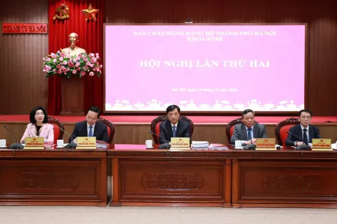 Ban Chấp hành Đảng bộ Thành phố Hà Nội khóa XVIII họp bàn về công tác cán bộ và các nội dung trọng tâm cho cả nhiệm kỳ