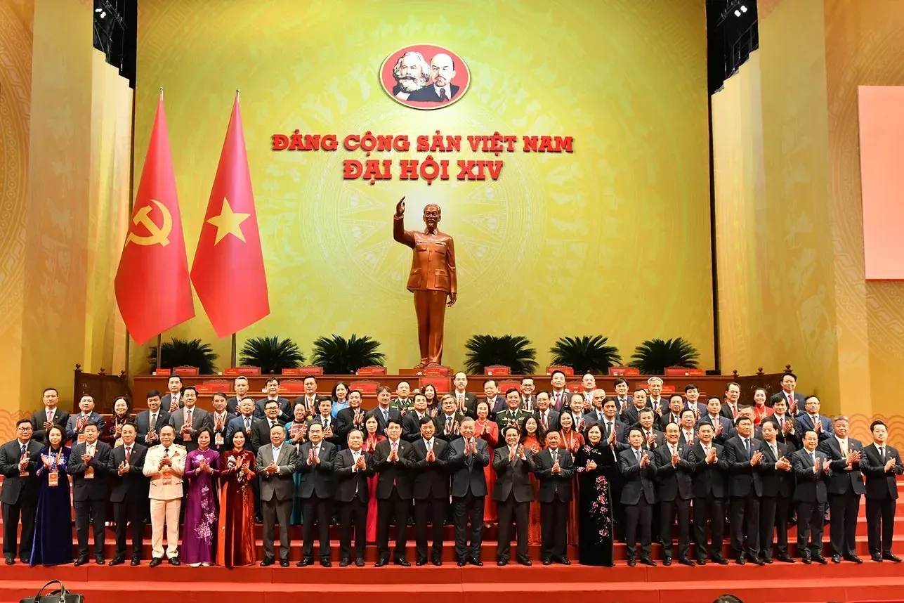 Hình ảnh của Đoàn đại biểu Đảng bộ Thành phố Hà Nội trong hai ngày làm việc đầu tiên tại Đại hội XIV của Đảng
