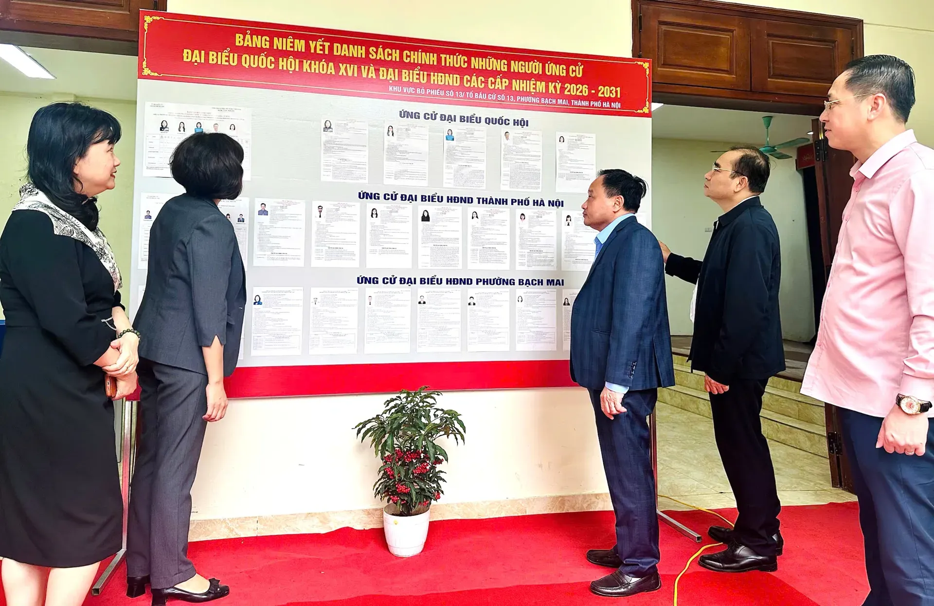 Phường Bạch Mai khẩn trương chuẩn bị công tác bầu cử, sẵn sàng cho Ngày hội non sông
