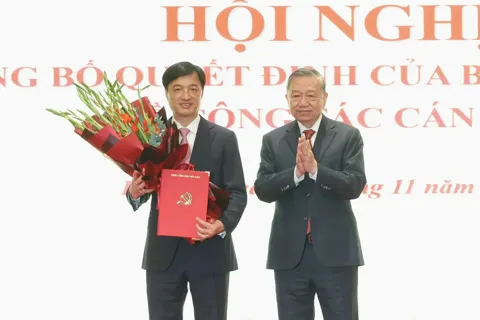 Bộ Chính trị điều động, phân công, chỉ định đồng chí Nguyễn Duy Ngọc giữ chức Bí thư Thành ủy Hà Nội