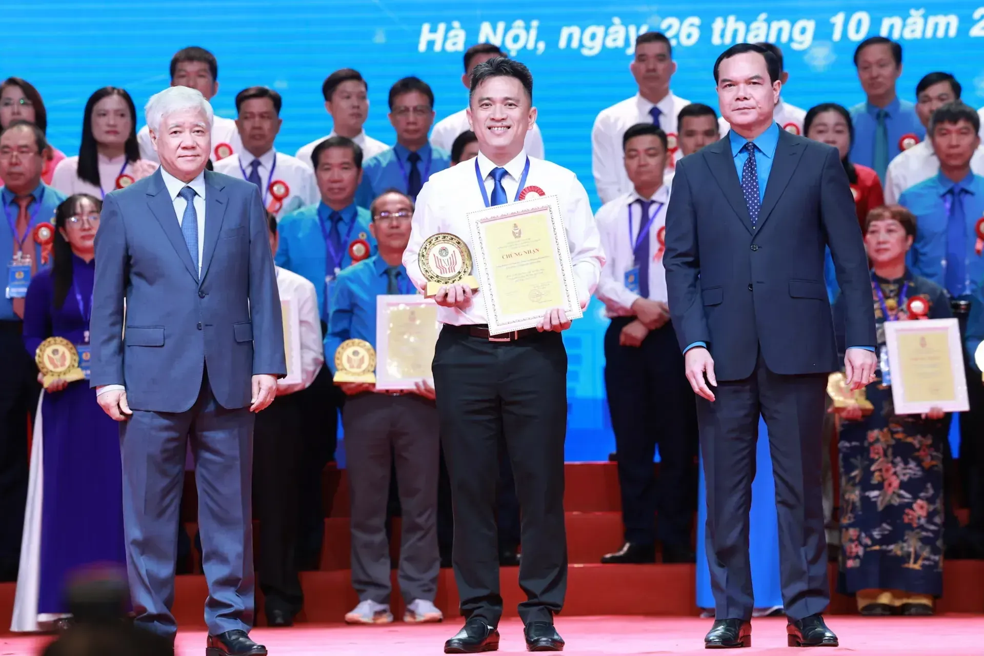 Lấy năng suất lao động là thước đo, đời sống nâng cao, việc làm bền vững là mục tiêu của phong trào thi đua