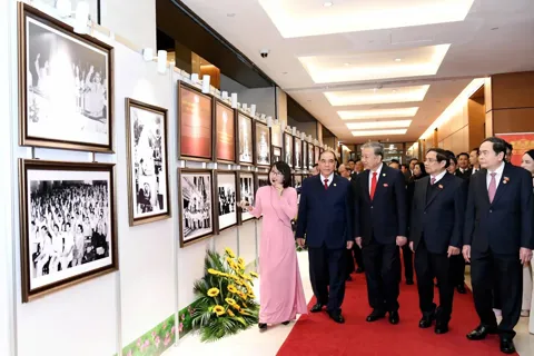 Lãnh đạo Đảng, Nhà nước, đại biểu Quốc hội tham quan Triển lãm “Quốc hội Việt Nam - 80 năm đồng hành cùng dân tộc”