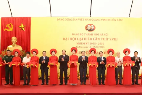 Khai trương Trung tâm Báo chí phục vụ Đại hội đại biểu Đảng bộ TP Hà Nội lần thứ XVIII
