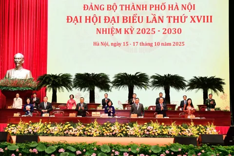 Đại hội lần thứ XVIII Đảng bộ TP Hà Nội: Danh sách Đoàn Chủ tịch, Đoàn Thư ký và Ban Thẩm tra tư cách đại biểu