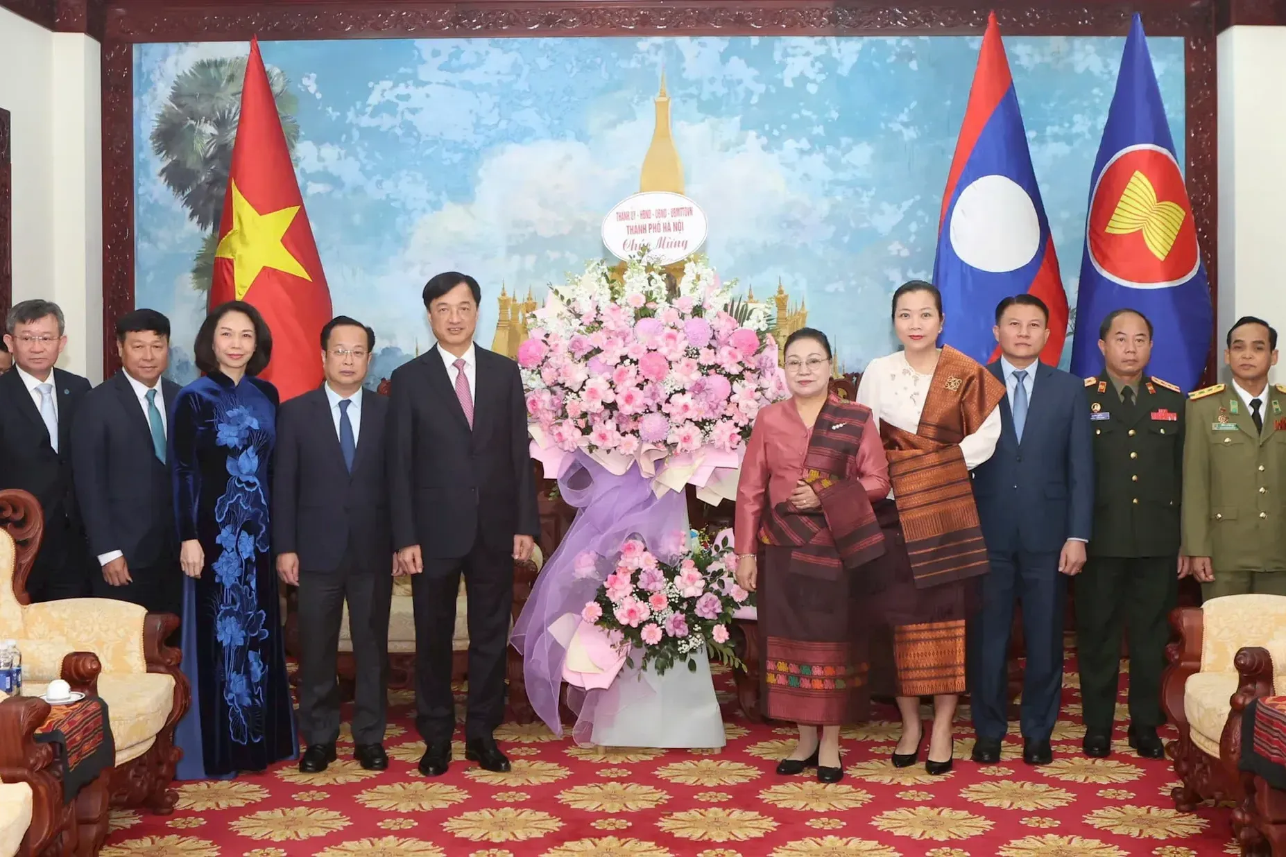 Lãnh đạo Thành phố Hà Nội chúc mừng 50 năm Quốc khánh nước Cộng hòa Dân chủ nhân dân Lào
