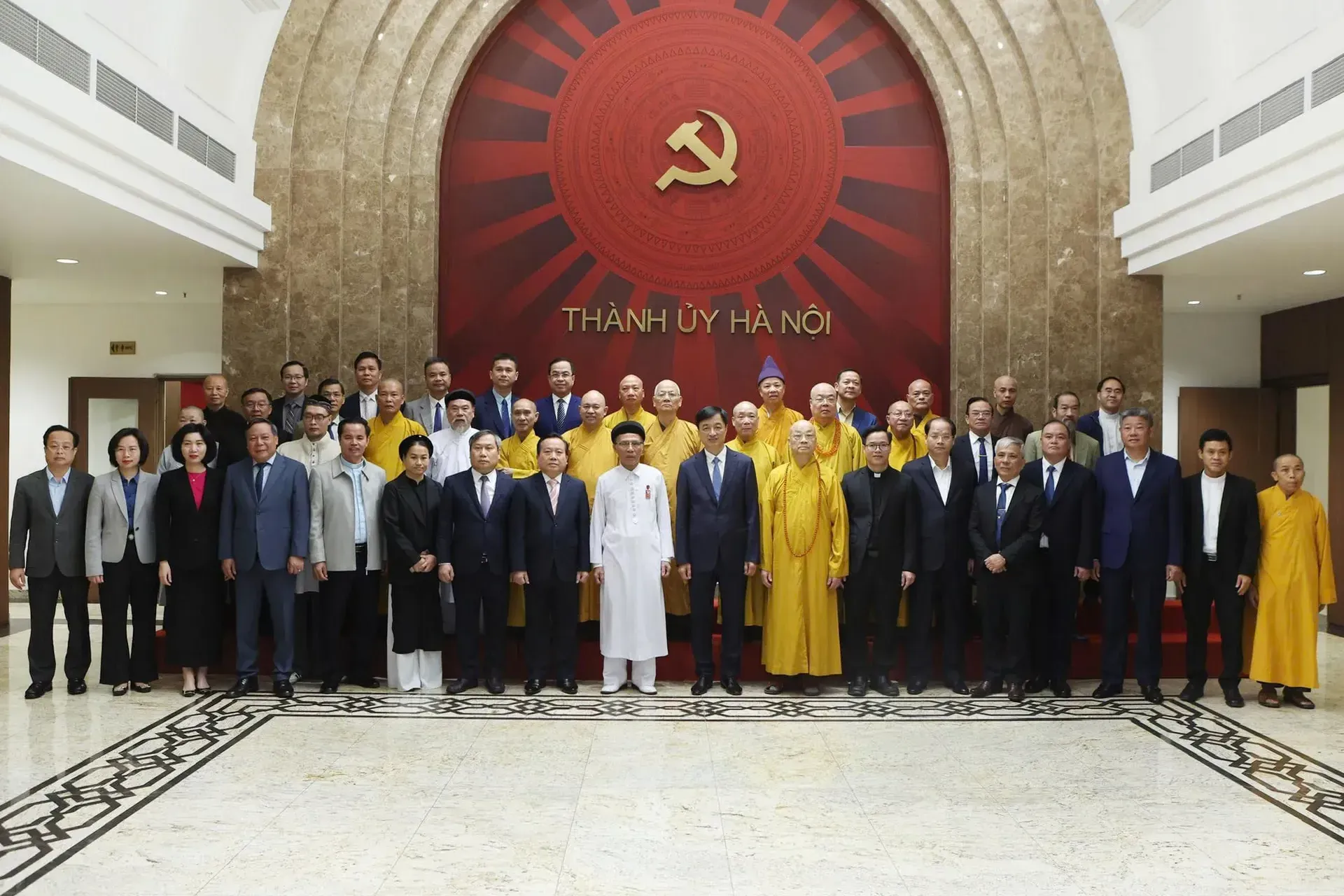 Thường trực Thành ủy Hà Nội gặp mặt đại diện các tổ chức tôn giáo trên địa bàn Thủ đô