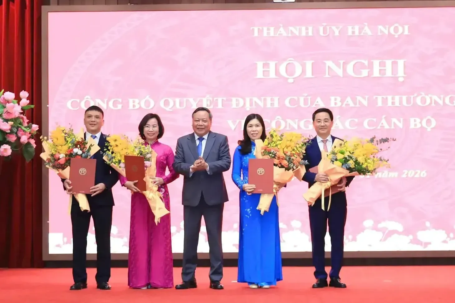 Công bố các quyết định của Ban Thường vụ Thành ủy Hà Nội về công tác cán bộ