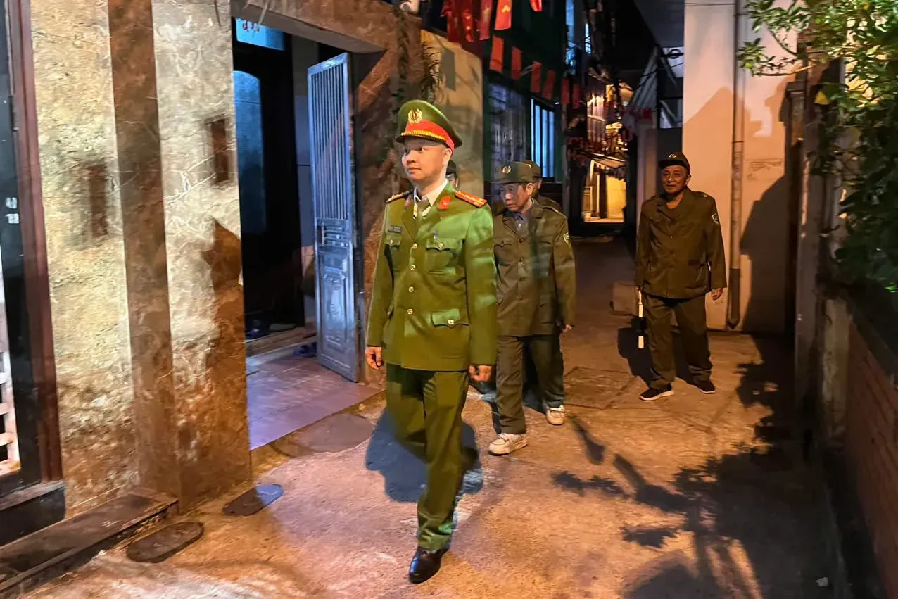 Công an phường Láng siết chặt an ninh phục vụ Đại hội XIV của Đảng
