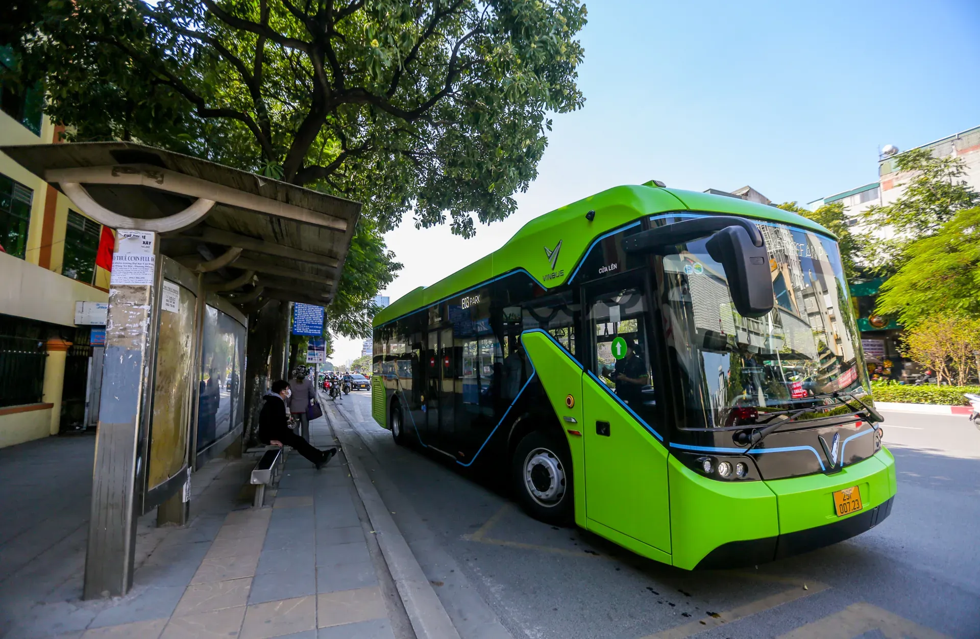 Hà Nội đẩy nhanh tiến độ trong việc chuyển đổi phương tiện giao thông “xanh”