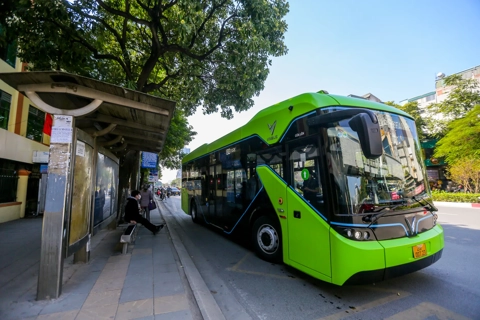 Hà Nội đẩy nhanh tiến độ trong việc chuyển đổi phương tiện giao thông “xanh”