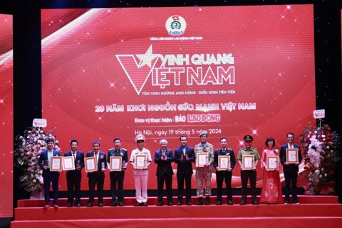 Vinh quang Việt Nam - Hành trình khơi nguồn sức mạnh