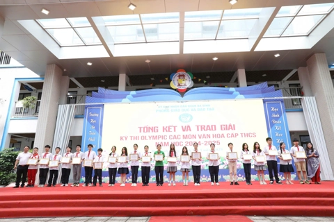 Quận Ba Đình vinh danh hơn 300 tài năng trẻ tại Kỳ thi Olympic các môn văn hoá cấp THCS

