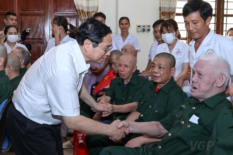 Tiếp tục chăm lo tốt đời sống người có công với cách mạng