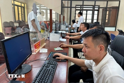 Nghiêm túc phê bình các địa phương chậm kiện toàn nhân sự chủ chốt