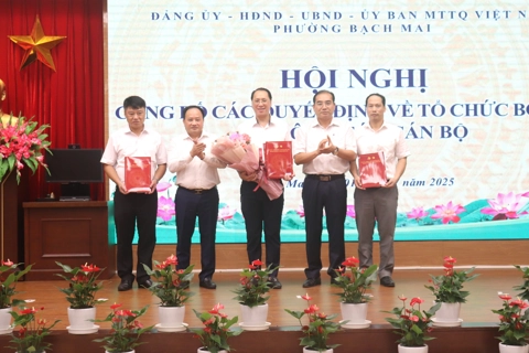 Phường Bạch Mai kiện toàn cán bộ, hướng tới vận hành trơn tru bộ máy chính quyền địa phương 2 cấp
