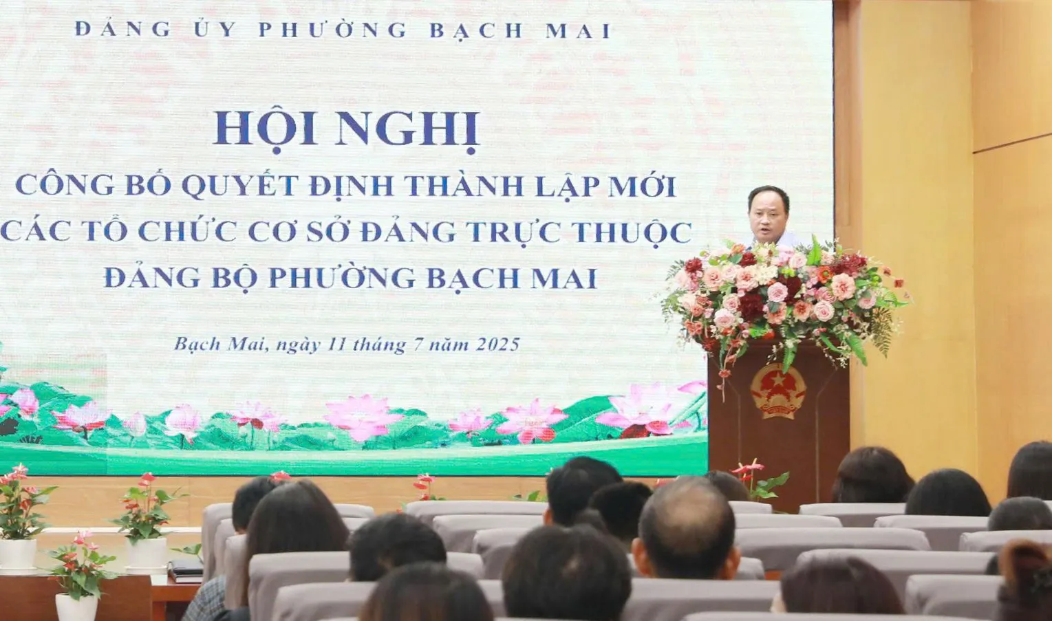 Phường Bạch Mai: công bố quyết định thành lập, chỉ định nhân sự 6 tổ chức cơ sở đảng trực thuộc 