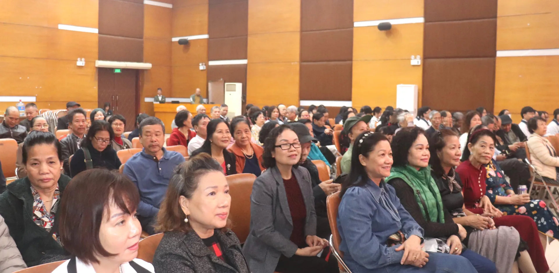 Phường Bạch Mai: gần 200 đại biểu, người dân được nghe nói chuyện truyền thống về quân đội Nhân dân Việt Nam