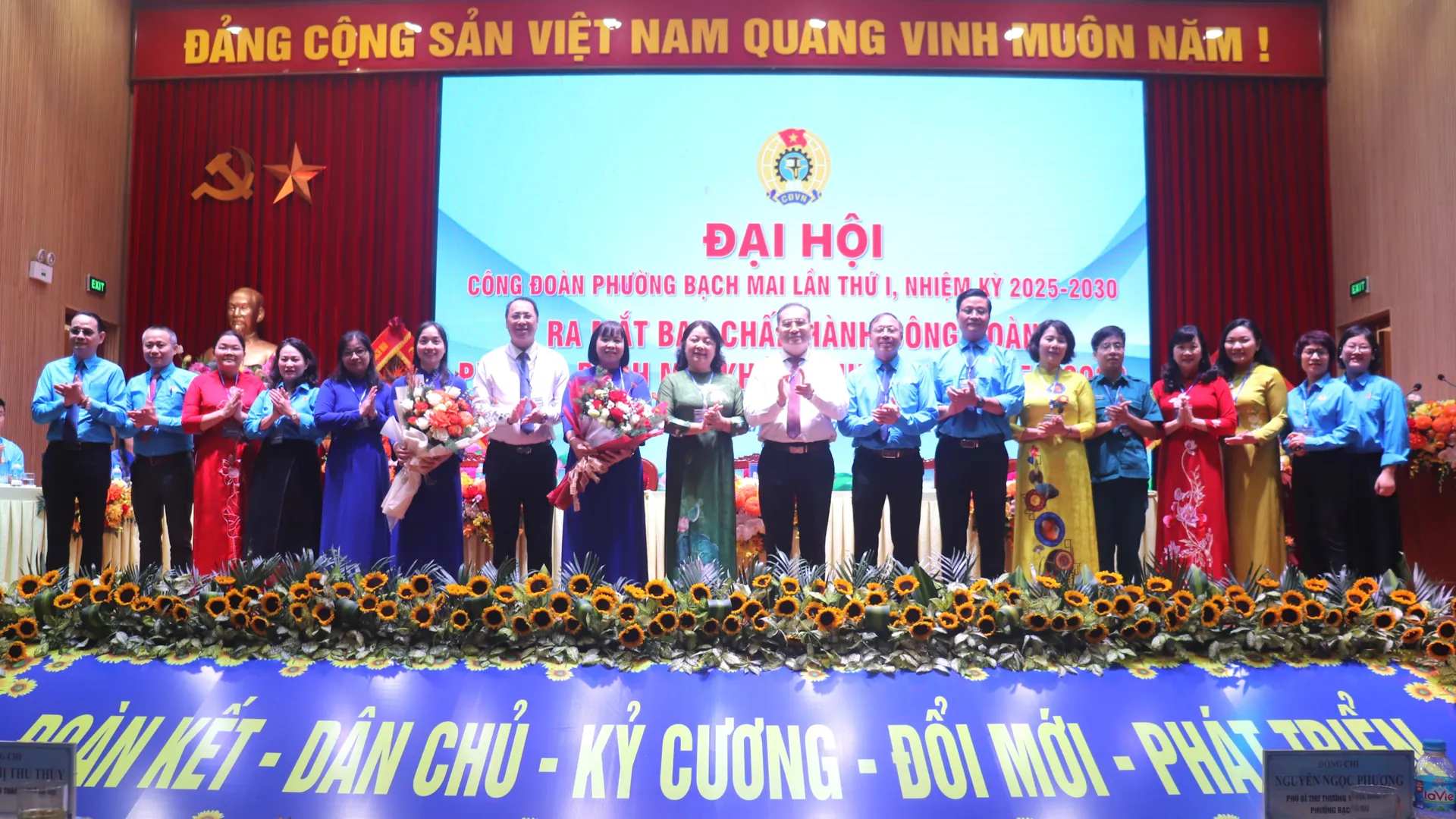 Ra mắt Ban Chấp hành Công đoàn phường Bạch Mai khóa I gồm 9 đồng chí