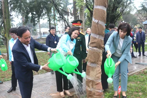 Phường Bạch Mai và Hội Liên hiệp phụ nữ Hà Nội phát động Tết trồng cây Xuân Bính Ngọ 2026