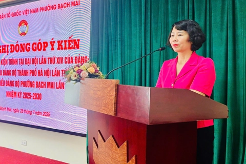 Phường Bạch Mai: cán bộ Mặt trận tích cực góp ý dự thảo Báo cáo chính trị trình Đại hội Đảng các cấp