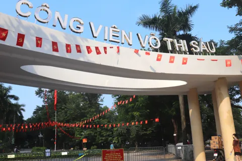 Phường Bạch Mai nỗ lực đưa Công viên Võ Thị Sáu trở nên sạch đẹp, phục vụ người dân
