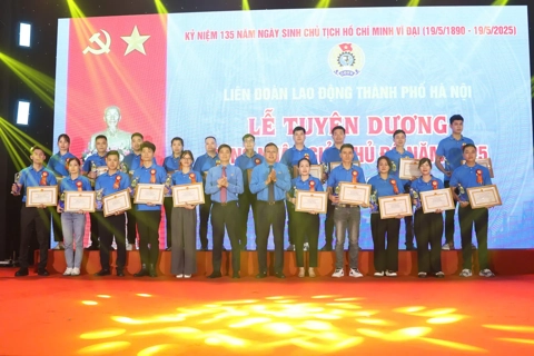 Hà Nội khen thưởng 100 cá nhân đạt danh hiệu “Công nhân giỏi Thủ đô” năm 2025

