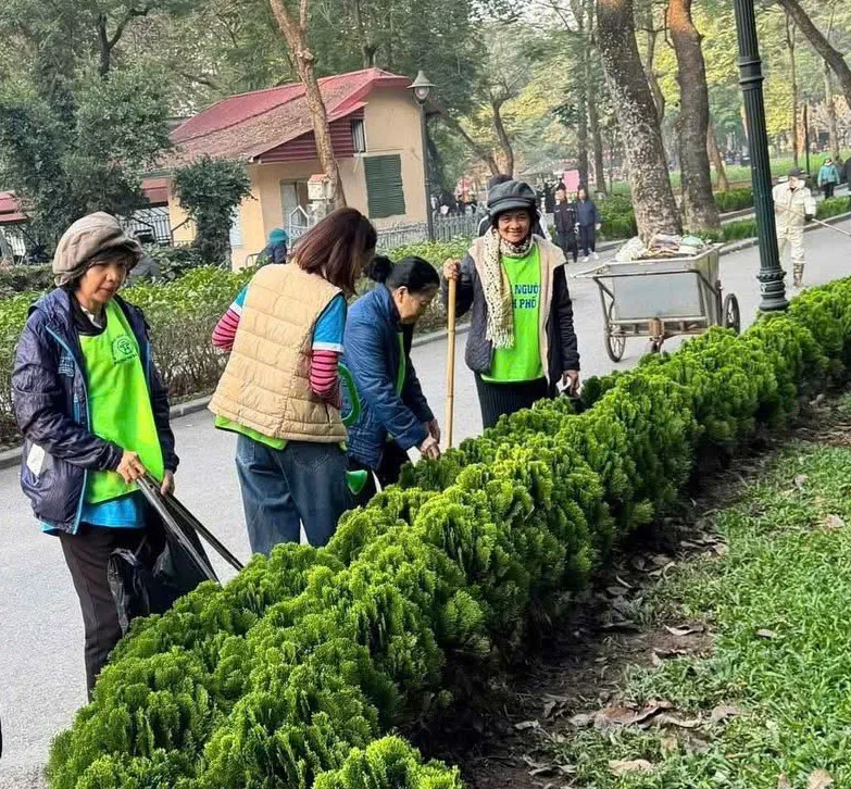 Cán bộ Mặt trận "đi từng ngõ, gõ từng nhà" vì một Hà Nội văn minh, hiện đại