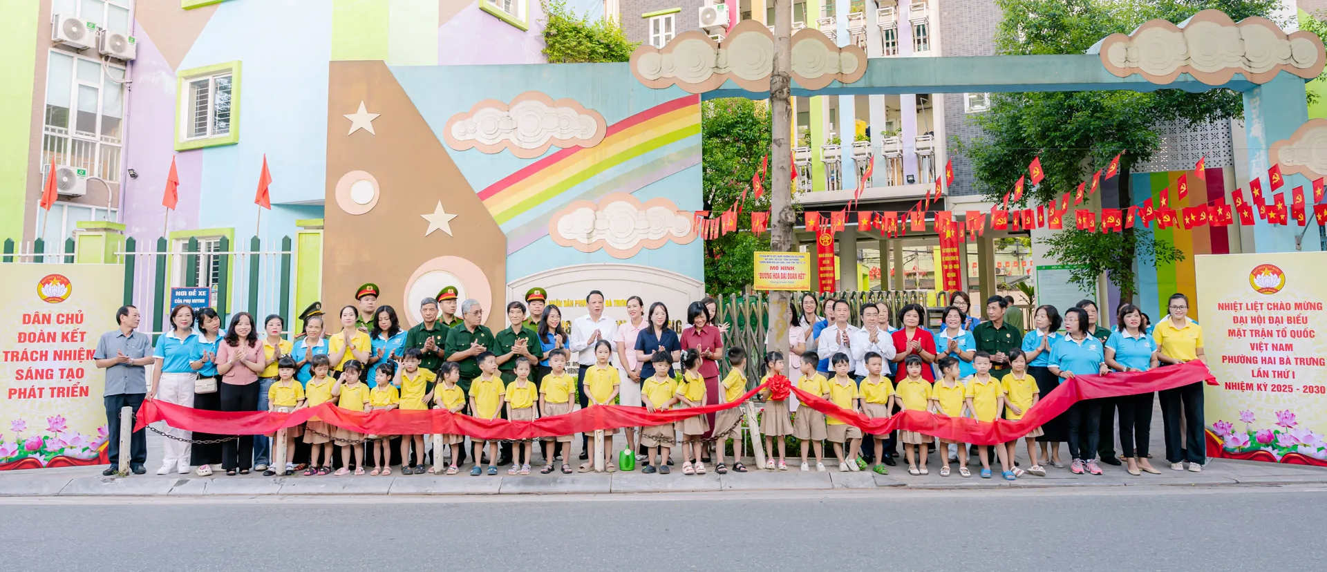 Phường Hai Bà Trưng: ra mắt “Đường hoa Đại đoàn kết” với tổng kinh phí gần 50 triệu đồng