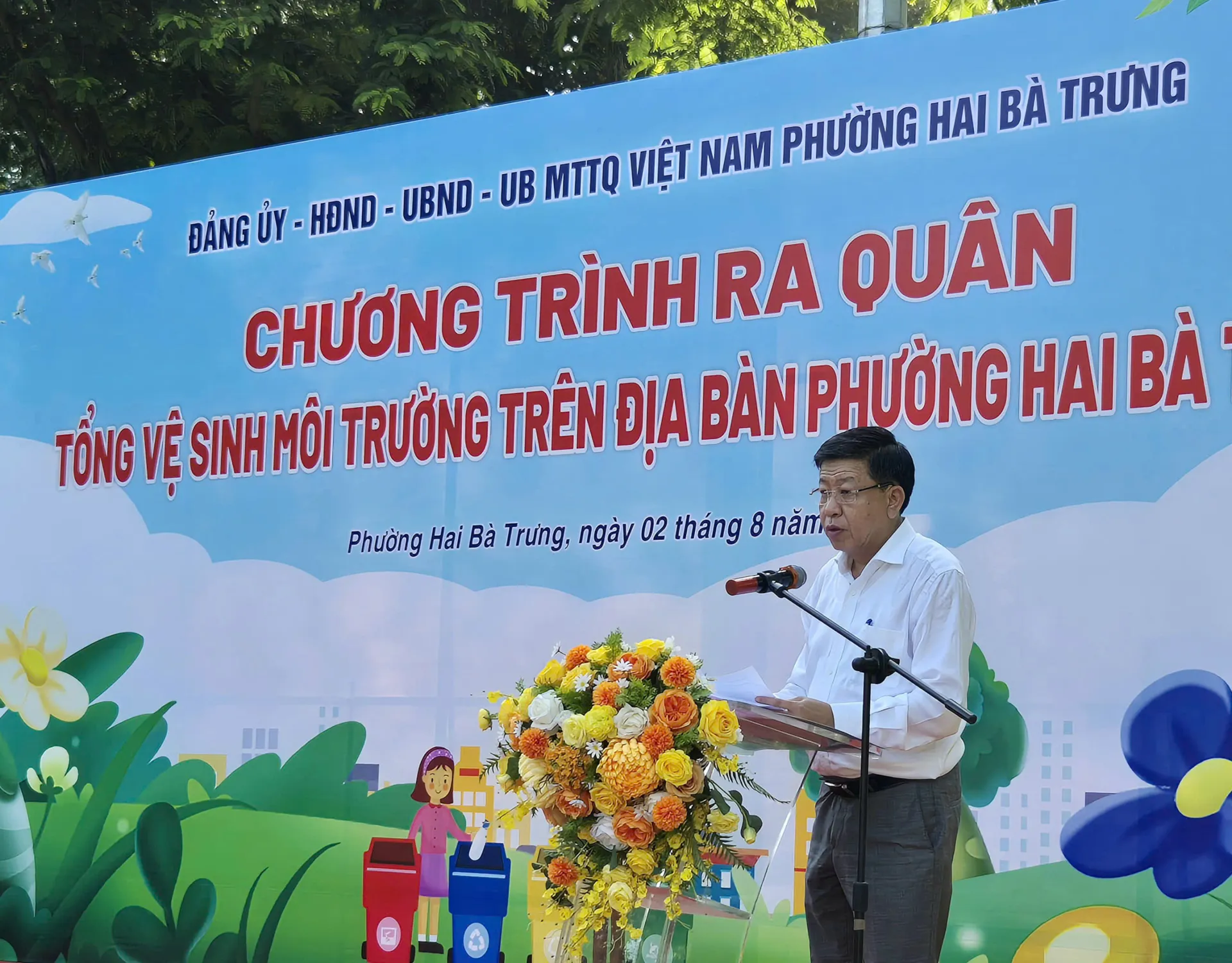 Phường Hai Bà Trưng đồng loạt ra quân vì môi trường sáng, xanh, sạch đẹp